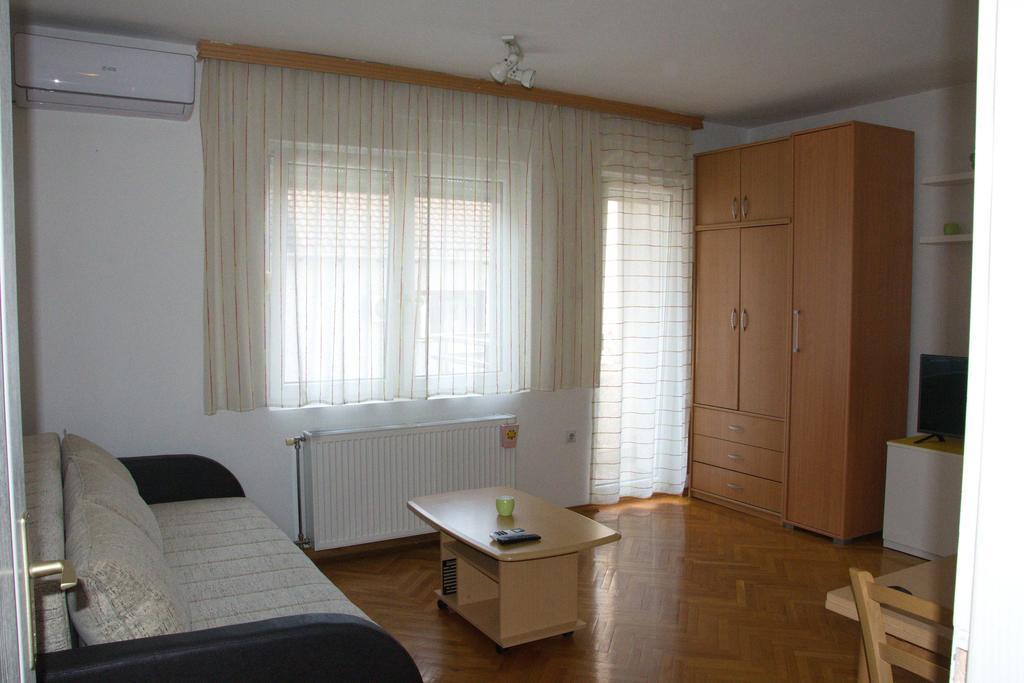 Studio Apartment In Novi Sad Center Luaran gambar